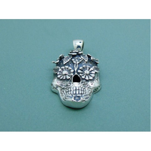 Sterling Silver Decorative Skull Pendant