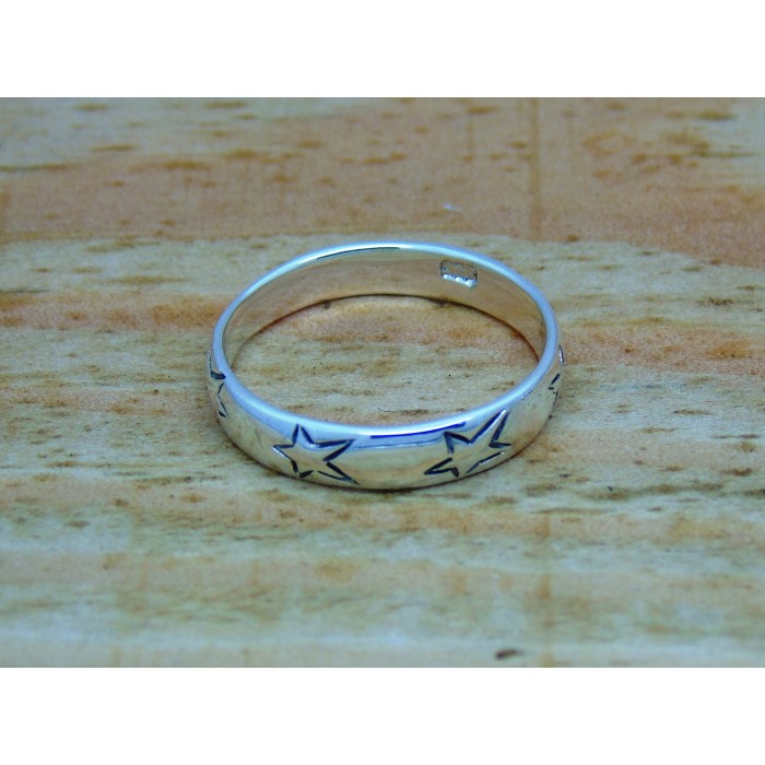 925 Sterling Silver Ring With Star Design
