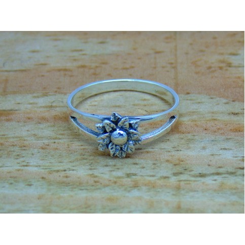 Sterling Silver Flower Ring Open Shoulders