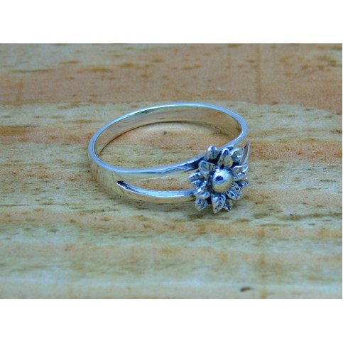 Sterling Silver Flower Ring Open Shoulders