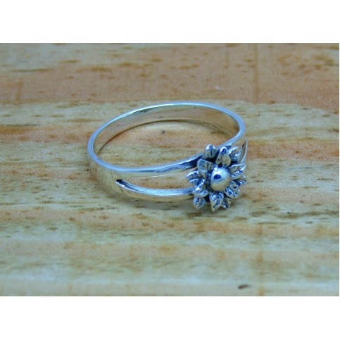 Sterling Silver Flower Ring Open Shoulders