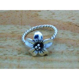 Sterling Silver Twisted Flower Ring