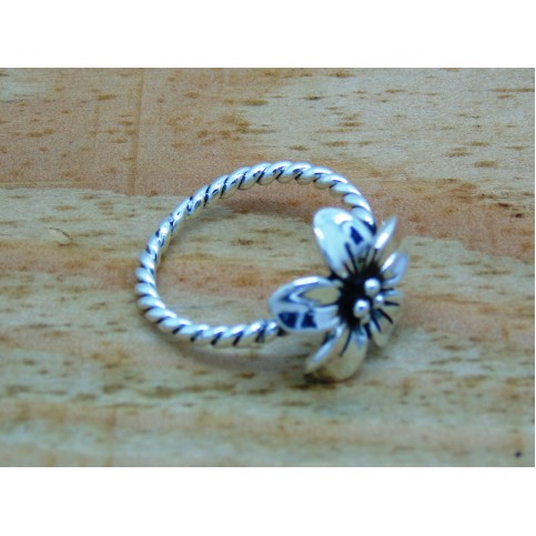 Sterling Silver Twisted Flower Ring